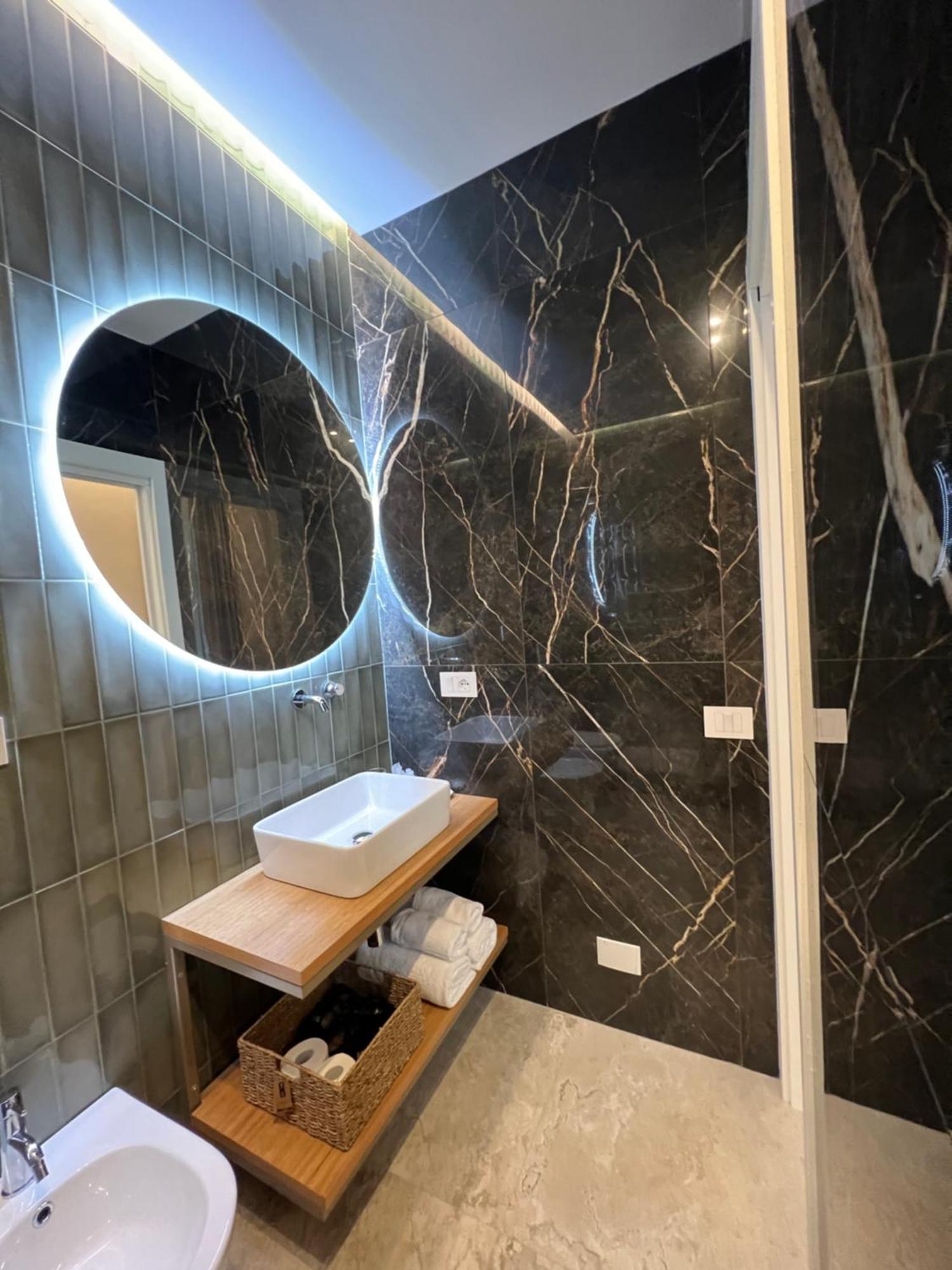 Elegant Rooms La Spezia Bagian luar foto