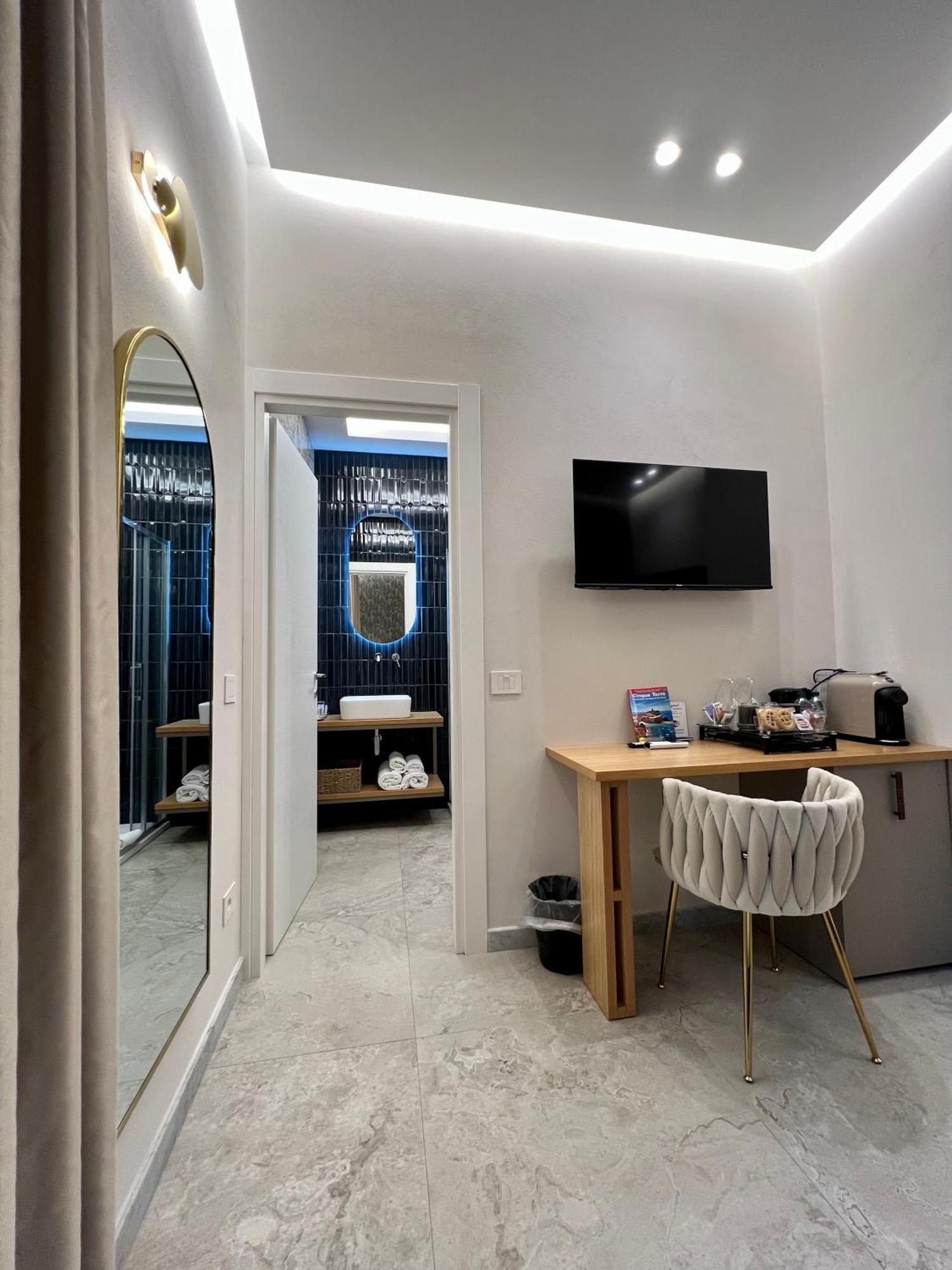 Elegant Rooms La Spezia Bagian luar foto